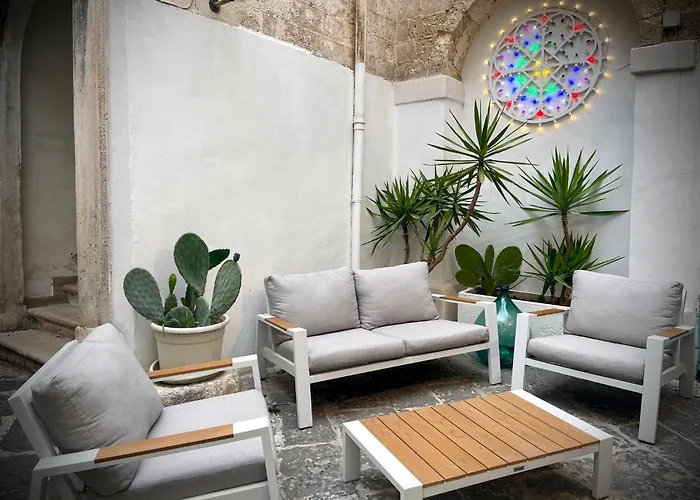 Casa Manfredi Terrazza Diomede 게스트하우스 4*